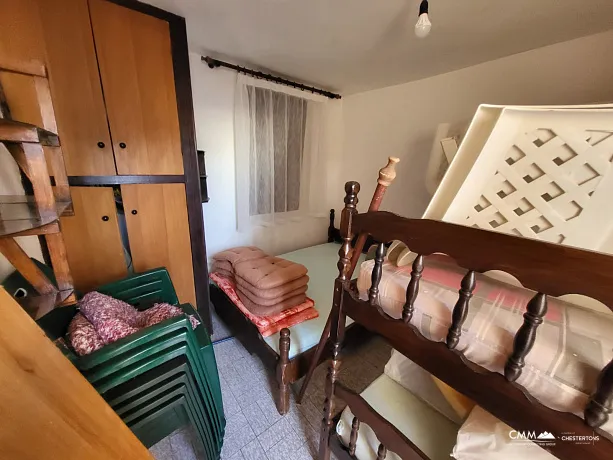 Bar'da üç yatak odalı ev