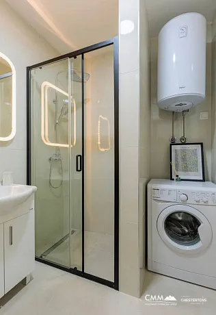 Tivat'ta yeni eşyalı daire.