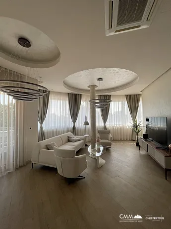 Budva'da iki yatak odalı daire, 112 m²