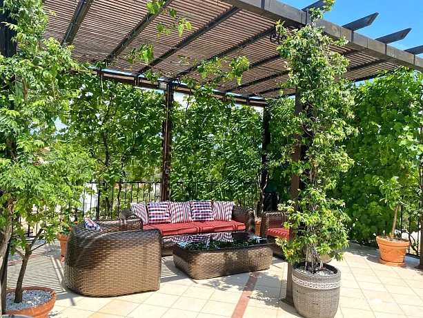 Lustica Bay yakınında havuz ve spa bulunan mini otel