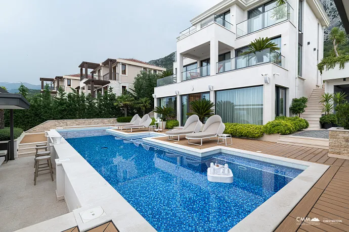 Sveti Stefan’a yakın, Blizikuće’de lüks villa
