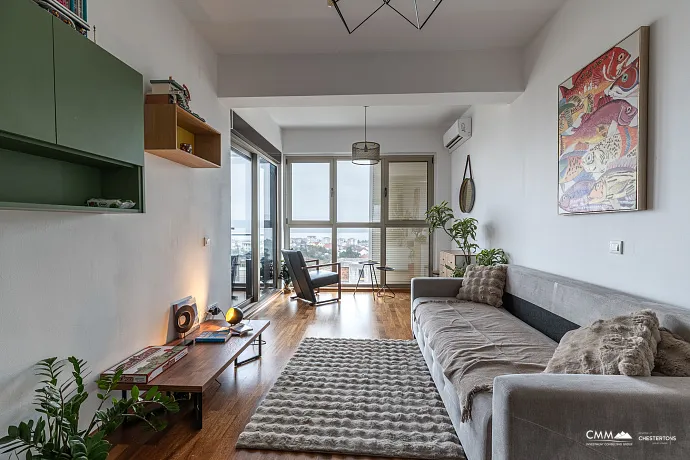 Tivat, Mažina Bölgesinde Deniz Manzaralı Geniş Daire