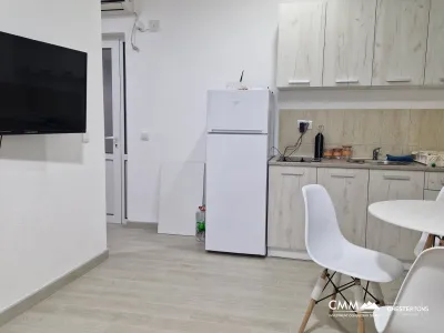 Ulcinj'de iki yatak odalı satılık iki katlı ev