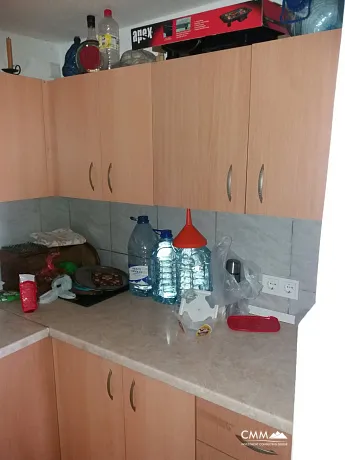 Sutomore'da iki katlı ev