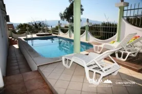 Tivat'ta havuzlu villa - uzun süreli kiralık