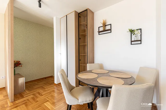 Bečići’de Deniz Manzaralı 64 m² Geniş Daire