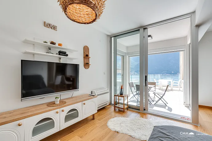 Dobrota’da 86 m² Satılık Daire – Geniş Teras, Deniz Manzarası, Garaj ve Depo