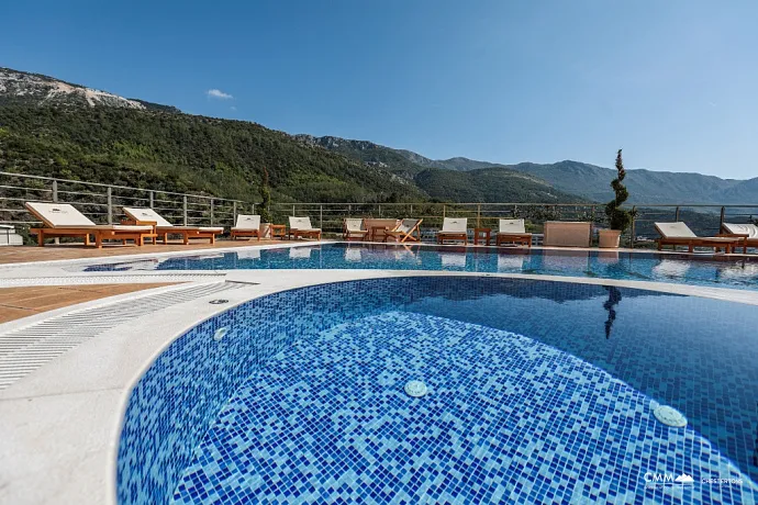 Panoramik Deniz Manzaralı Lüks 2+1 Daire 64 m² – Bečići