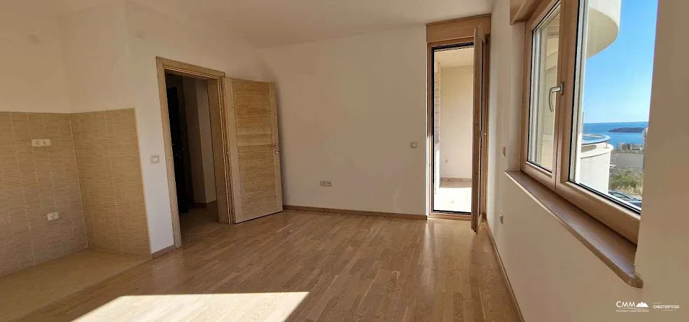 Bečići'de bir ve iki yatak odalı daireler