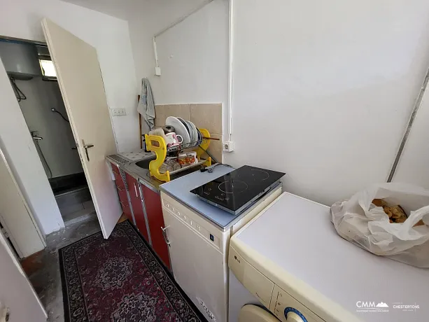 Budva'da panoramik deniz ve şehir manzaralı ev