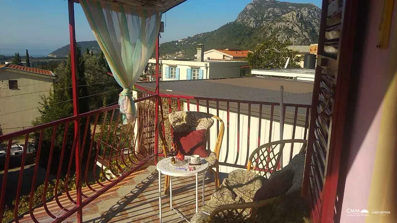 Sutomore'de Deniz ve Dağ Manzaralı Ev — 110 m², 150 m² Arsa