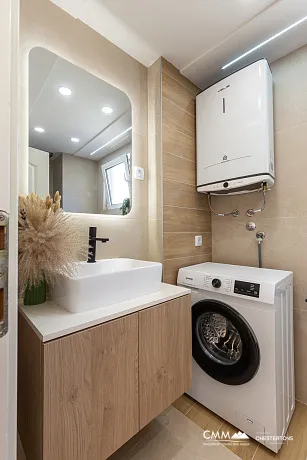 Bečići’de Deniz Manzaralı 64 m² Geniş Daire