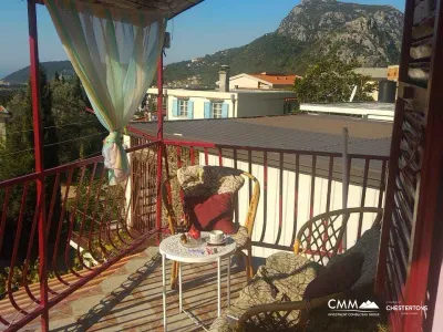 Sutomore'de Deniz ve Dağ Manzaralı Ev — 110 m², 150 m² Arsa