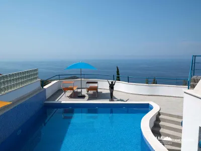 Blizikuće'de Lüks Yatırım Villası – 3 Daire, Havuz ve 120 m² Çatı Terası