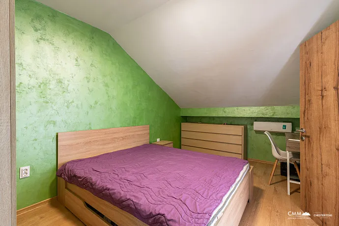 Budva’da 60 m², iki odalı daire, plaja yakın mükemmel konum