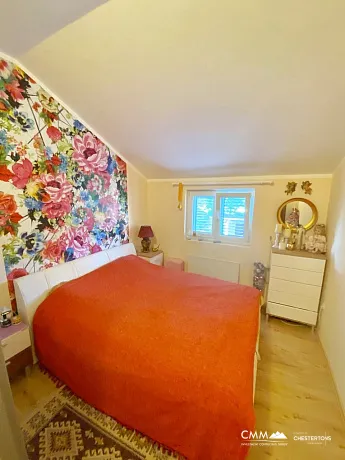 Lustica Bay yakınında havuz ve spa bulunan mini otel