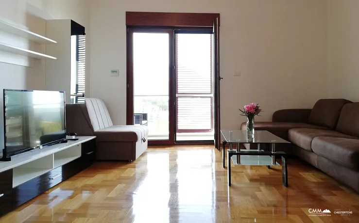 Bečiçi'de Denize Sıfır Konforlu Daire