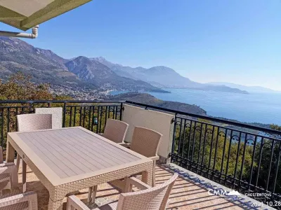 Zagrađe, Sutomore'de üç daireli ev — 450 m²