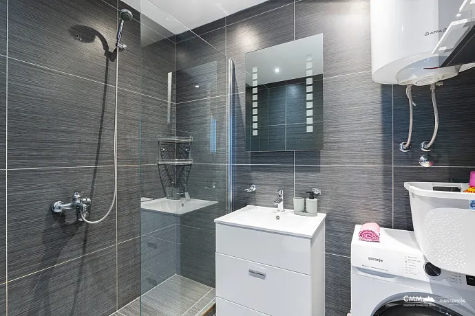 One-bedroom apartment in a complex with a swimming pool in Pržno