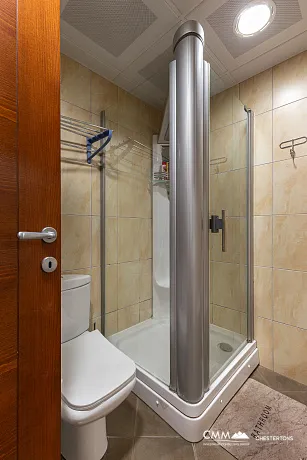 Pržno’da 46 m² modern daire, deniz yakınında