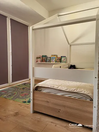 Budva’da 60 m², iki odalı daire, plaja yakın mükemmel konum