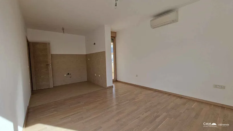 Bečići'de bir ve iki yatak odalı daireler