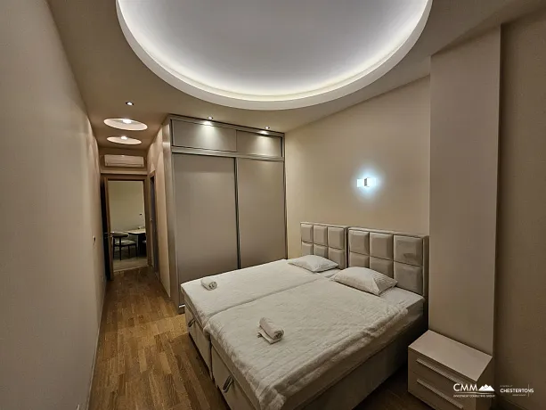 Budva'da iki yatak odalı daire, 112 m²