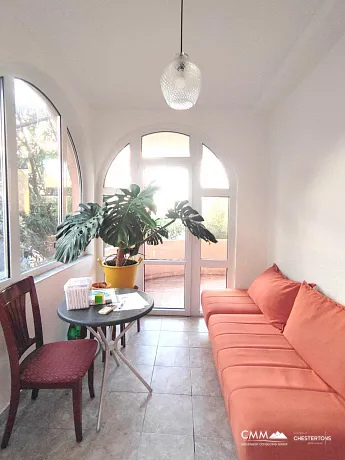 Sutomore'de Deniz ve Dağ Manzaralı Mükemmel Aile Evi