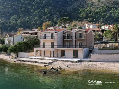 Lüks bir üç katlı villa — Kotor