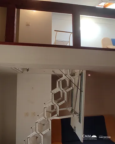 Karadağ'ın Kalbinde Büyüleyici Bir Sahil Dairesi