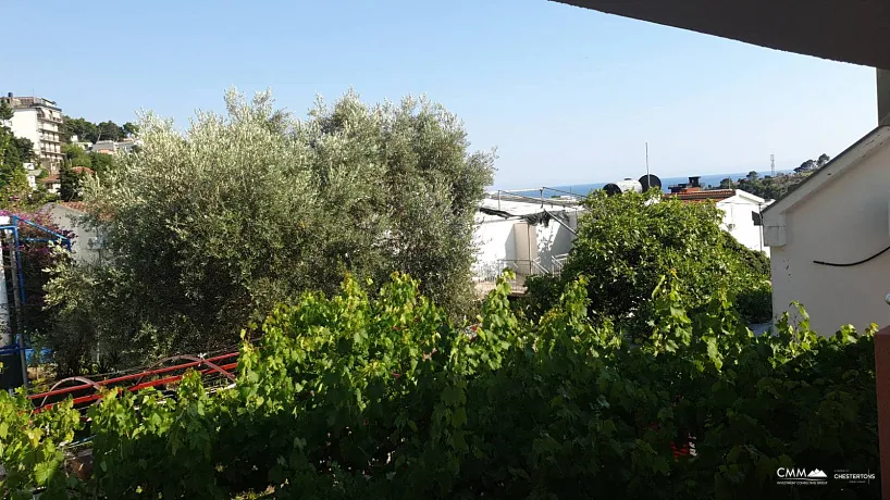 Sutomore'de 4 daireli şehir evi