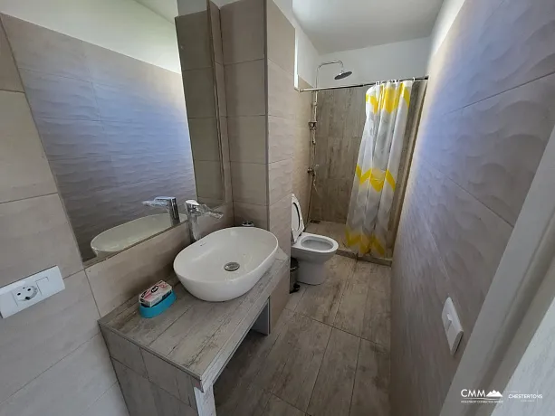 Utjeha'da panoramik deniz manzaralı geniş ev