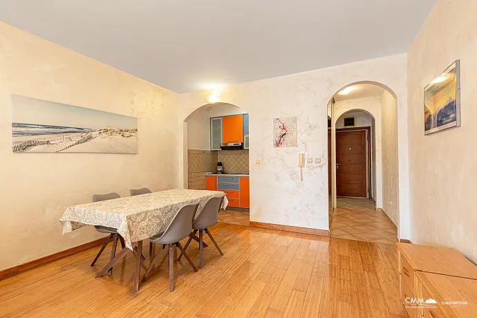 Pržno’da 46 m² modern daire, deniz yakınında