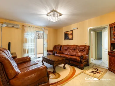 53 m²'lik Cozy Sahil Dairesi Becici'de Özel Bahçe ile