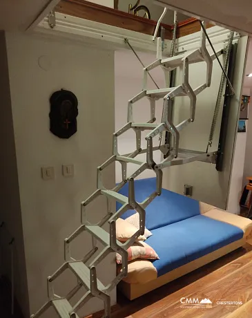 Karadağ'ın Kalbinde Büyüleyici Bir Sahil Dairesi