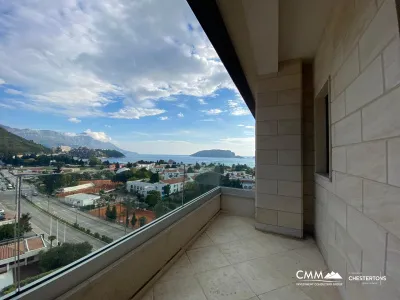 Budva'nın tam merkezinde çatı katı