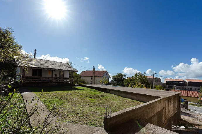 Deniz Manzaralı ve Kendi Su Kaynağı Olan İmarli Arsa – Lapčići, 1.000 m²