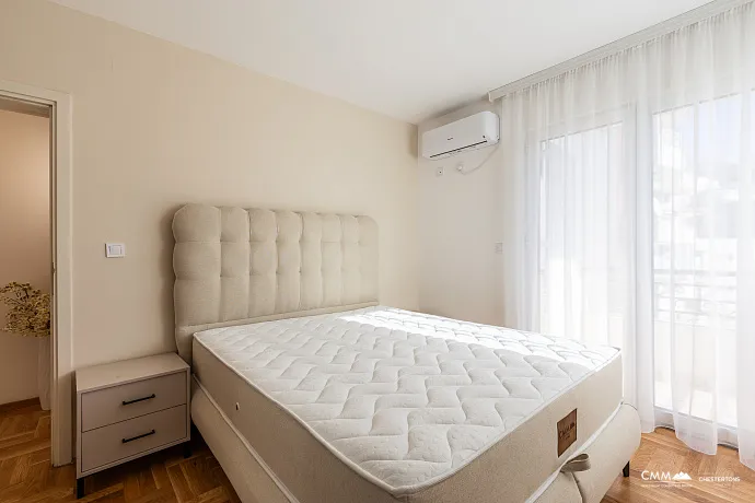 Bečići’de Deniz Manzaralı 64 m² Geniş Daire