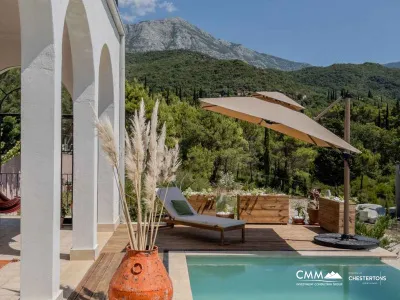 Havuzlu ve Panoramik Deniz Manzaralı Villa — 354 m²