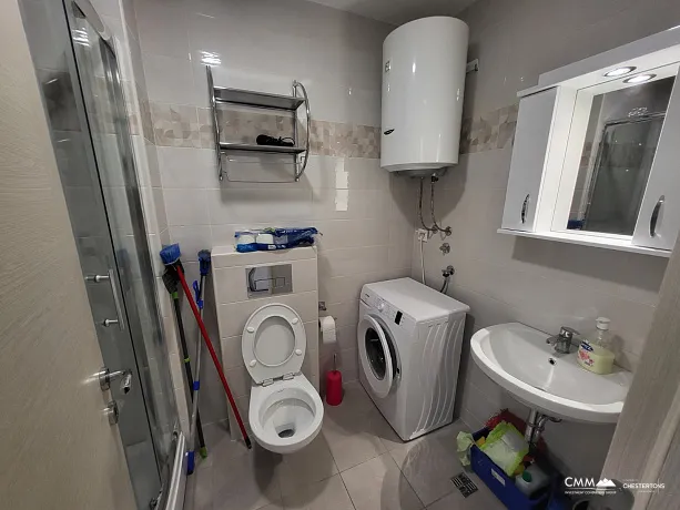 Budva'nın merkezinde geniş teraslı daire