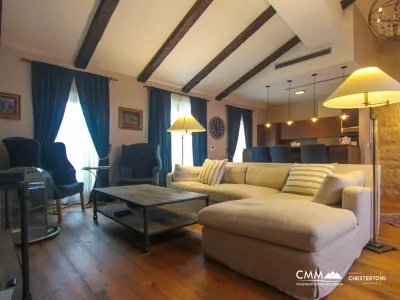 Budva'nın eski kentinin kalbinde büyüleyici dubleks daire