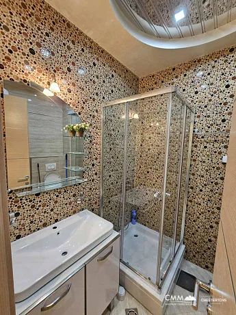 Budva'da iki yatak odalı daire, 112 m²