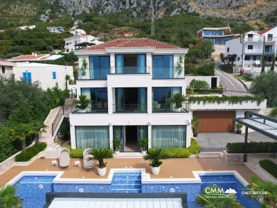 Sveti Stefan’a yakın, Blizikuće’de lüks villa