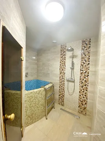 Lustica Bay yakınında havuz ve spa bulunan mini otel