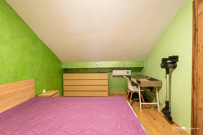 Budva’da 60 m², iki odalı daire, plaja yakın mükemmel konum