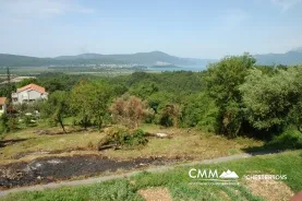 Tivat'ta deniz manzaralı arsa