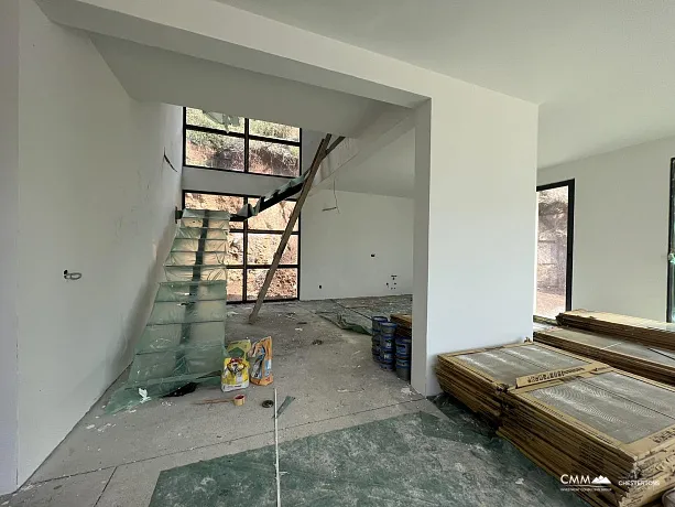 Buljarica'da panoramik deniz manzaralı yeni villa