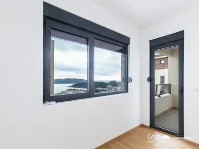 Bečići'de Daire: 45 m² ve muhteşem deniz manzarası