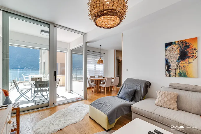 Dobrota’da 86 m² Satılık Daire – Geniş Teras, Deniz Manzarası, Garaj ve Depo