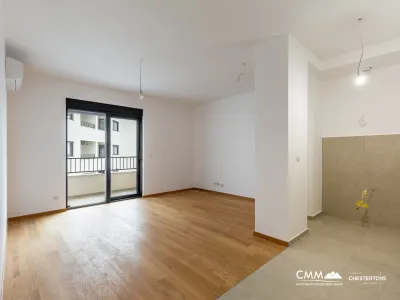 Becici'de deniz manzaralı tek yatak odalı daire